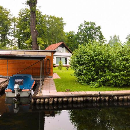 Ferienhaus Direkt An Der Spree Mit Whirlpool Und Sauna Berlim Exterior foto