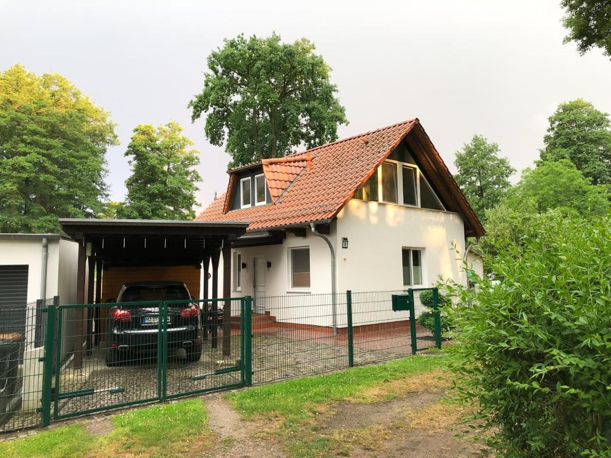 Ferienhaus Direkt An Der Spree Mit Whirlpool Und Sauna Berlim Exterior foto