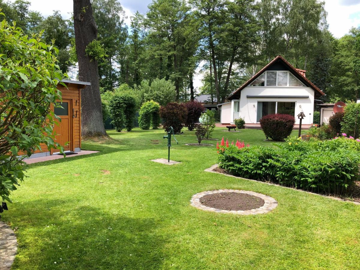 Ferienhaus Direkt An Der Spree Mit Whirlpool Und Sauna Berlim Exterior foto